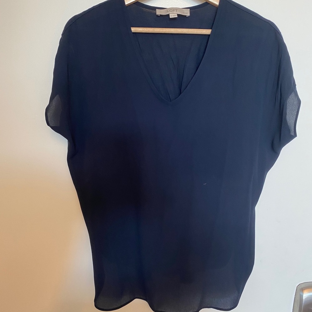 🌸2/$10🌸 LOFT flowy blouse
